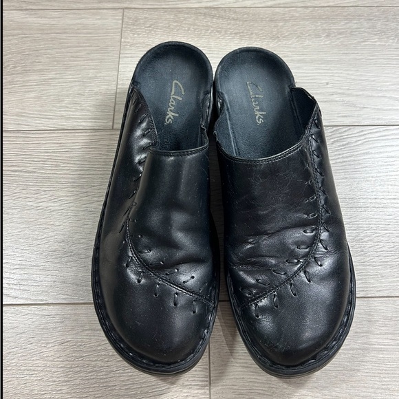 Clarks Cilantro Black Leather Open Back Comfort Clogs - Picture 3 of 10